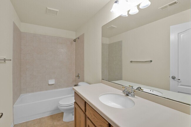 Building Photo - Ranch style home with 6 Bedrooms - 3 Bathrooms - 2 Car Garage - $2,650!