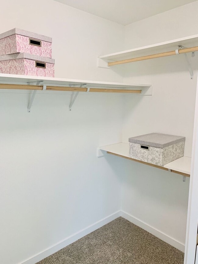 Building Photo - Newer 3 bedroom 2 bath house in Sutherlin