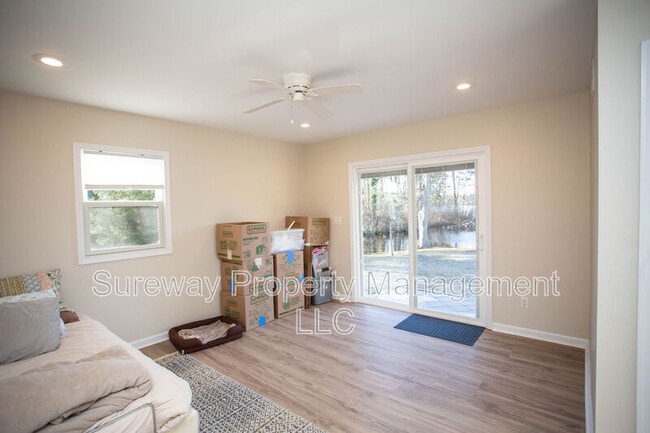 Building Photo - 90 Clubhouse Rd