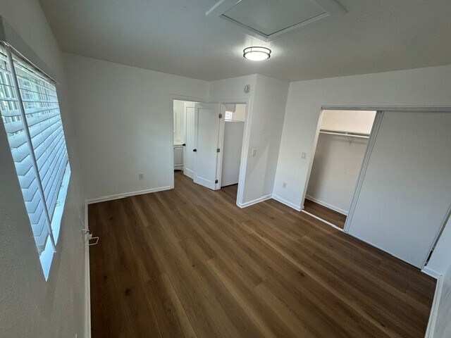 Building Photo - 751 E 76th Pl