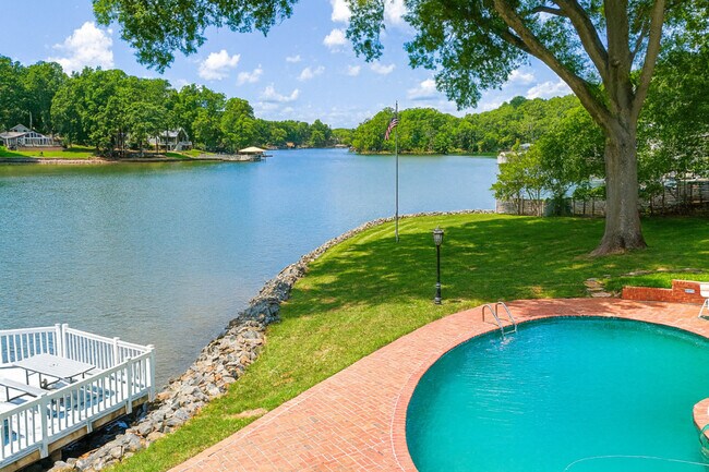 Building Photo - 11940 Springpoint Ln