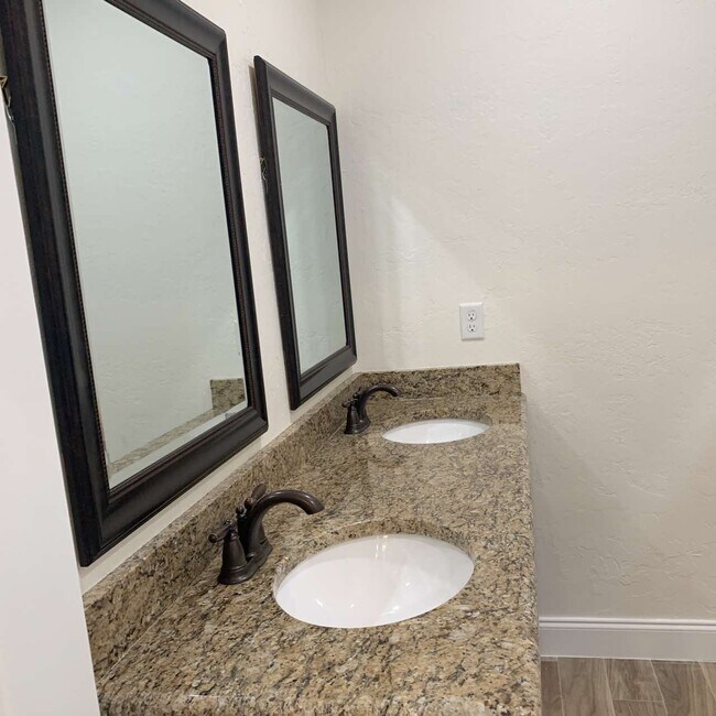 Building Photo - 1213 Hemphill St