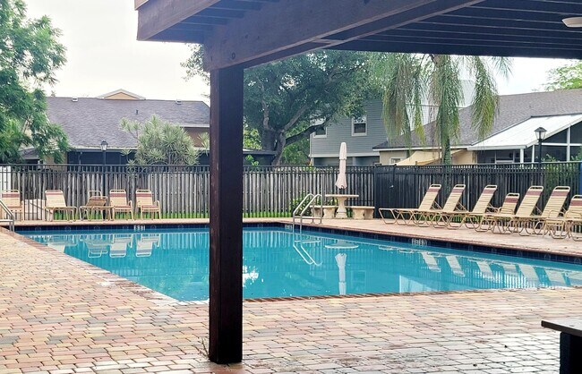 Building Photo - 15702 E Waterside Cir