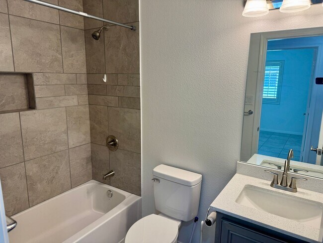 Building Photo - Three Bedroom Two Bath San Luis Home in Los Mezsquites