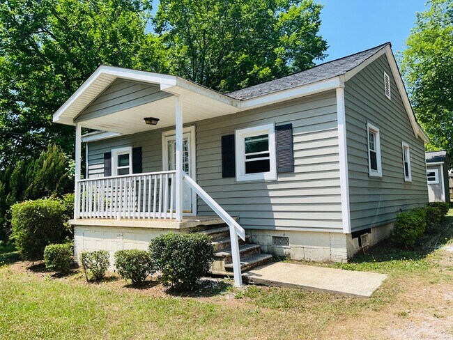 Building Photo - ***MOVE IN SPECIAL - $500 OFF 1ST MONTHS R...