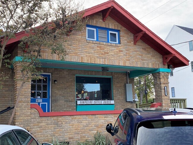 Building Photo - 2506 Van Buren St