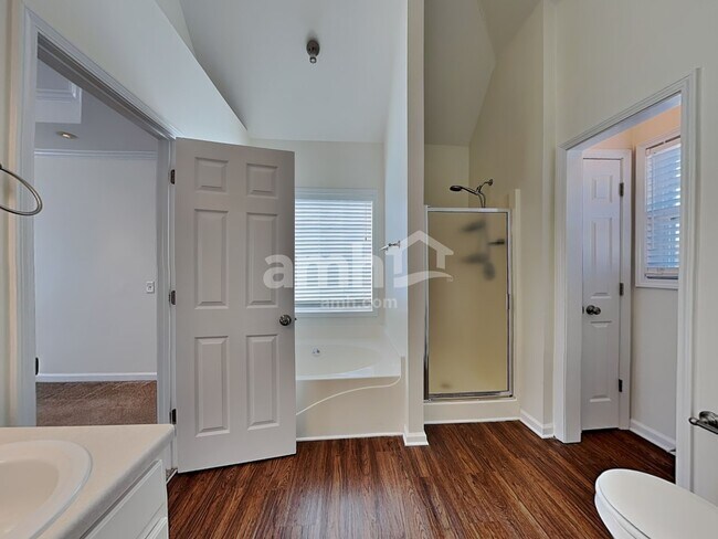 Building Photo - 750 Brooks Rd