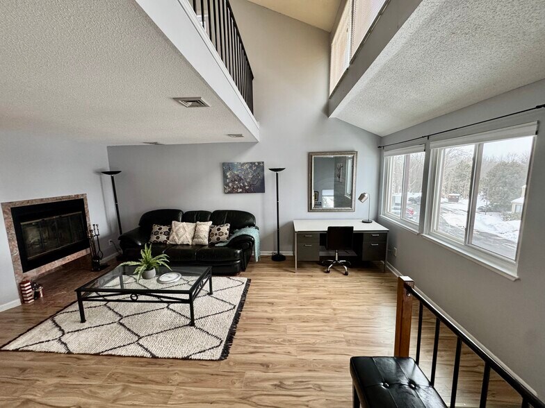 Building Photo - 300 Brittany Farms Rd