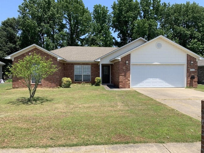 Primary Photo - 2408 Versailles Dr