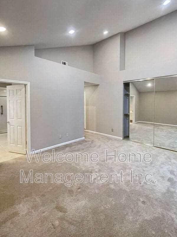 Building Photo - 4310 Canyon Crest Rd W