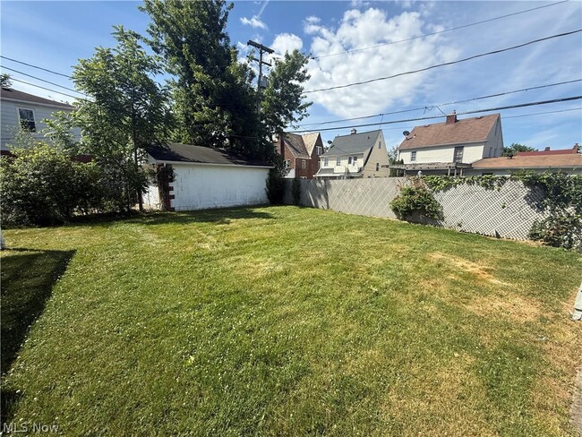 Building Photo - 3012 Albion Rd