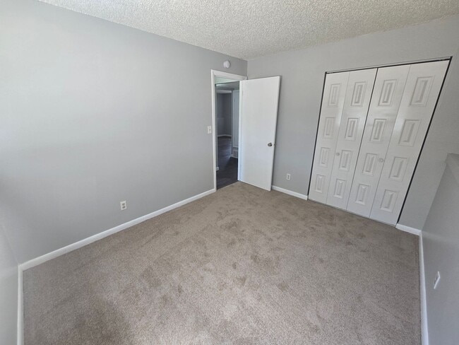 Building Photo - 4469 E Pikes Peak Ave