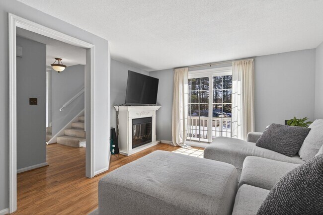 Building Photo - 9 Pine Meadows Dr