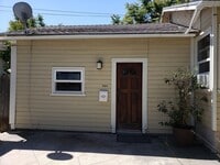 Building Photo - 510 1/2 6th St - PLACEMENT