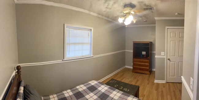 Building Photo - 402 Scott St