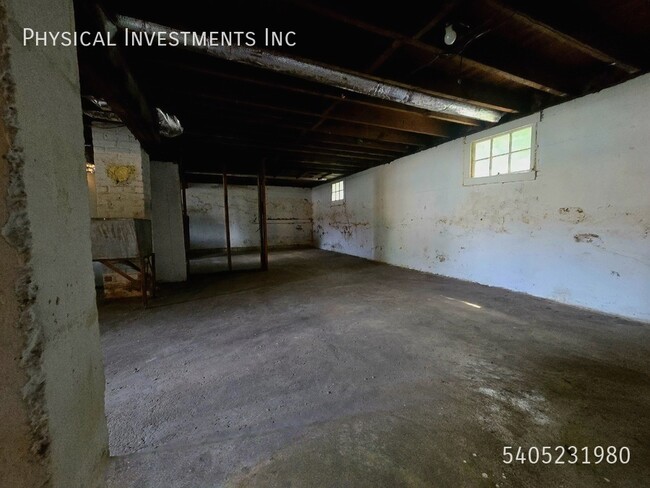 Building Photo - 1547 Riverdale Rd SE