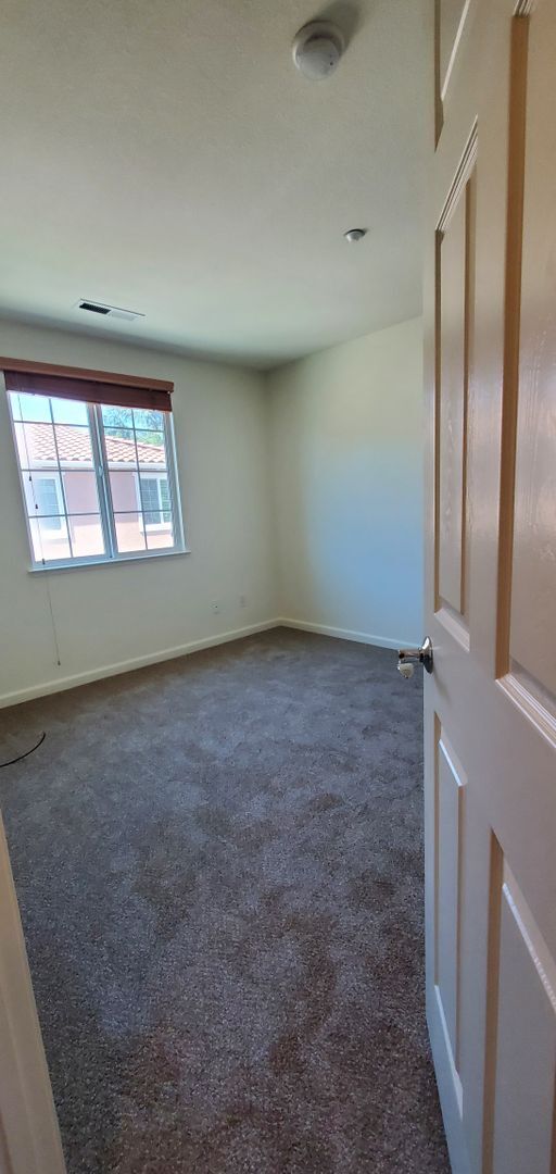 Building Photo - 571 Moreland Way