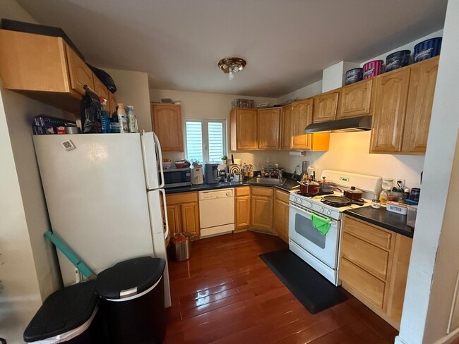 Building Photo - 208 Cambridge Ave