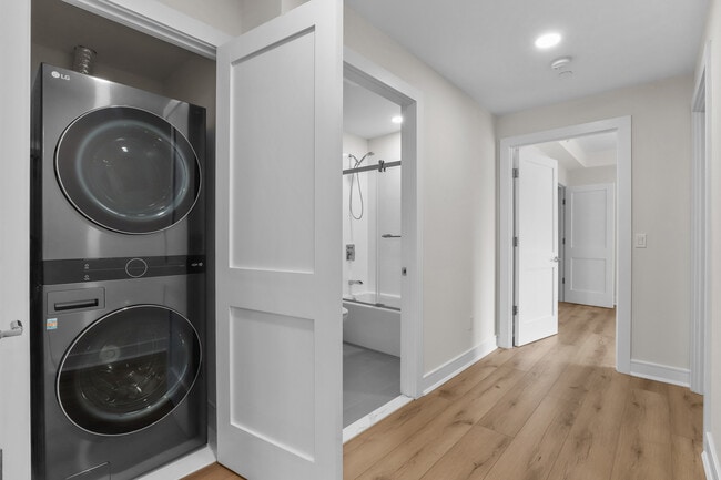 Building Photo - 11 Purdy St