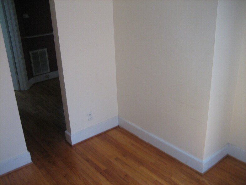 Building Photo - 3101 Peebles Dr