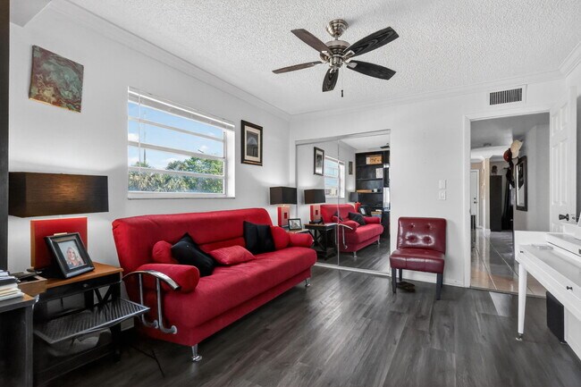 Building Photo - 48 Burgundy Ave