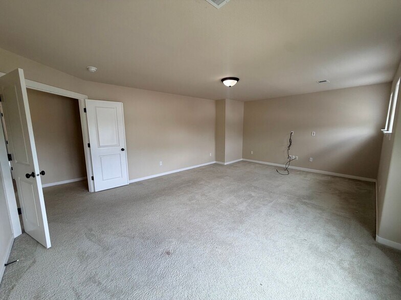 Building Photo - 14660 SW Mulberry Dr