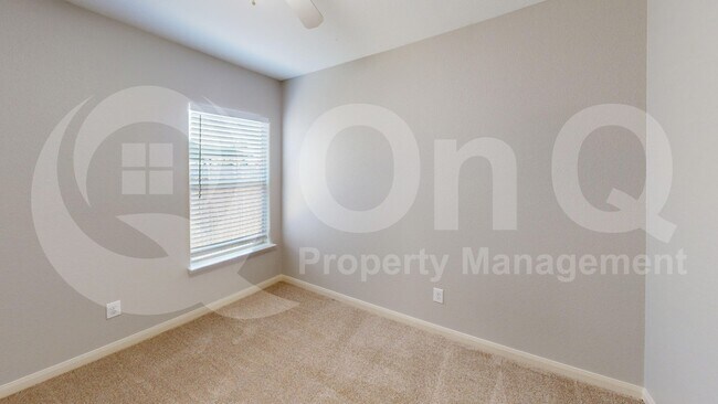 Building Photo - 10012 Quail Glen Dr