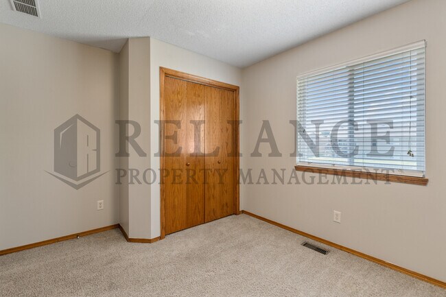 Building Photo - 1318 N Aksarben Ct