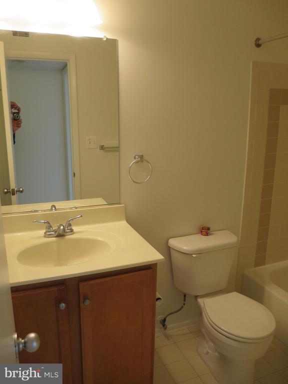 Building Photo - 1712 Abercromby Ct