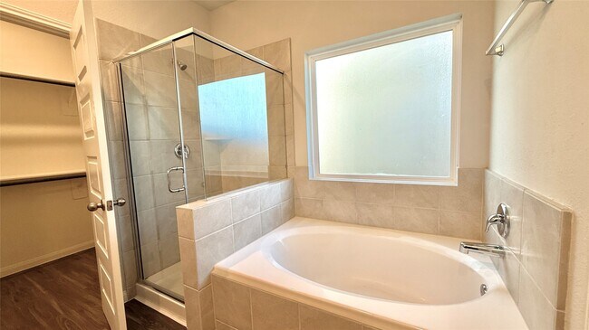 Building Photo - 2340 Mooneye Ct