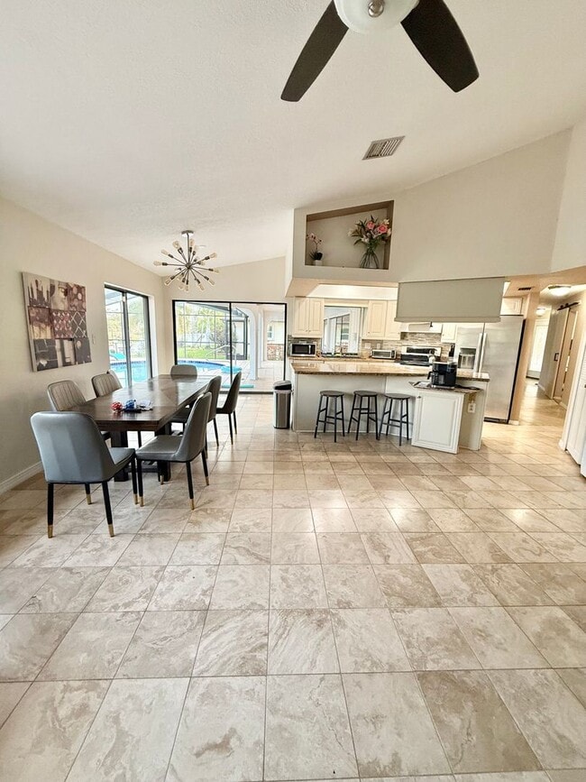 Building Photo - Stunning Furnished Pool him on Accessible Canal