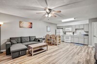 Building Photo - Fully Furnished Home, Short Term Leases Op...