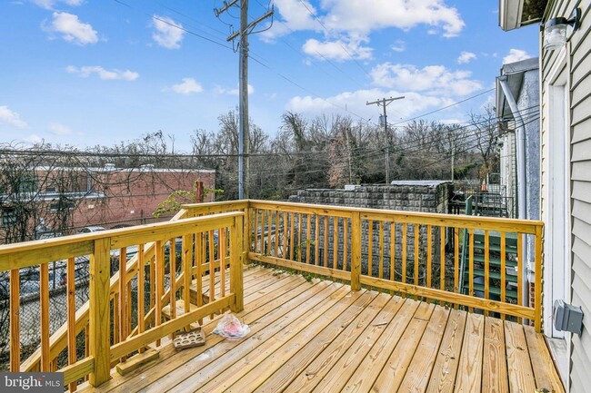 Building Photo - 3219 Presstman St