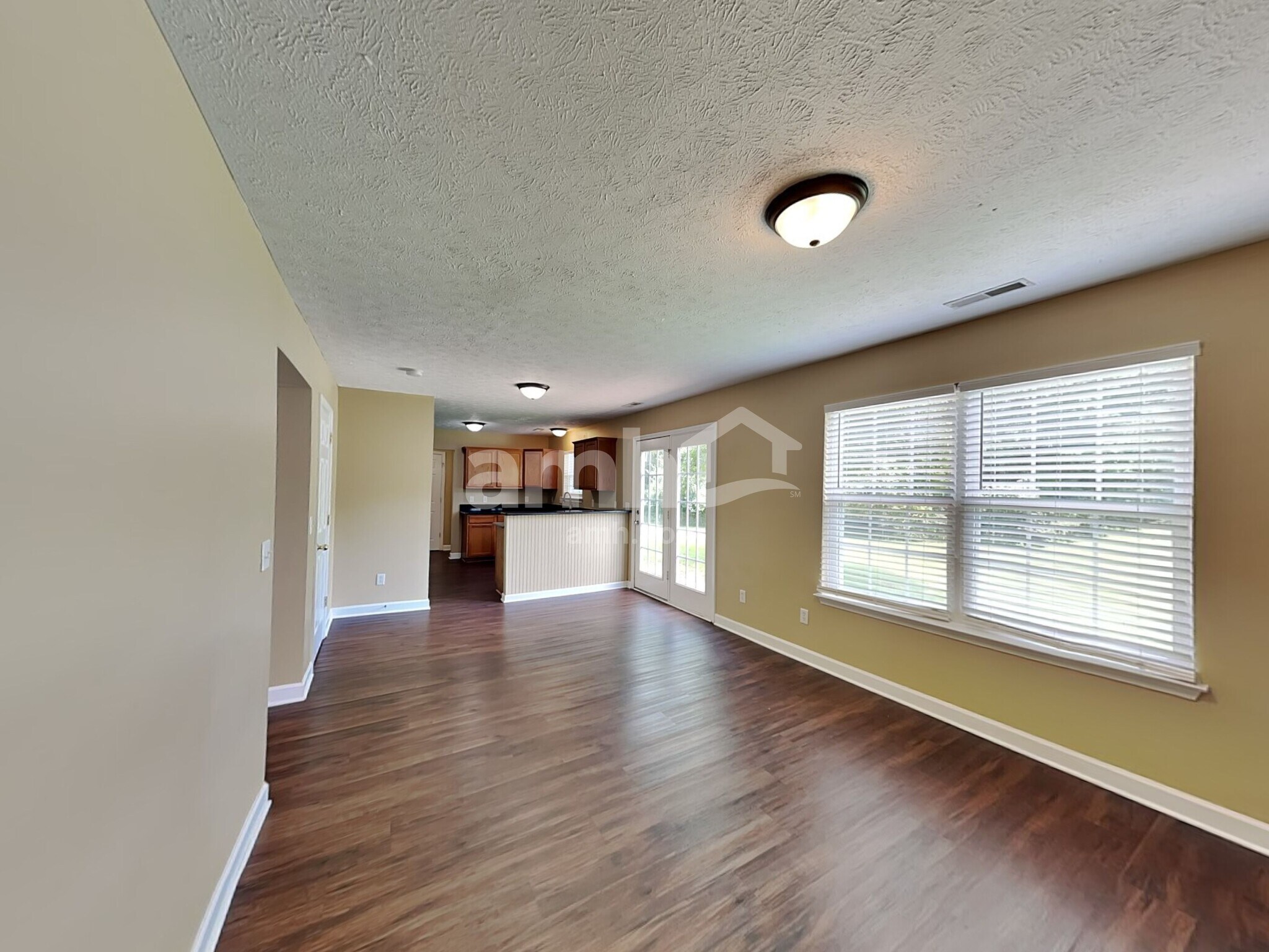 Building Photo - 6012 Mountview Dr