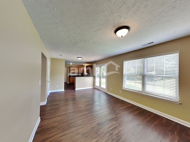Building Photo - 6012 Mountview Dr