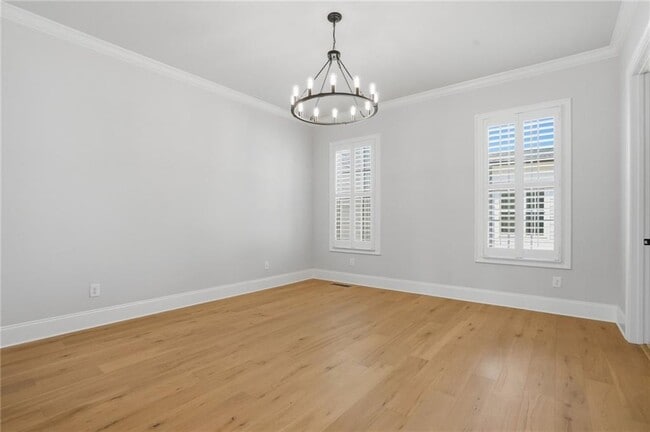 Building Photo - 1254 Six Sisters St