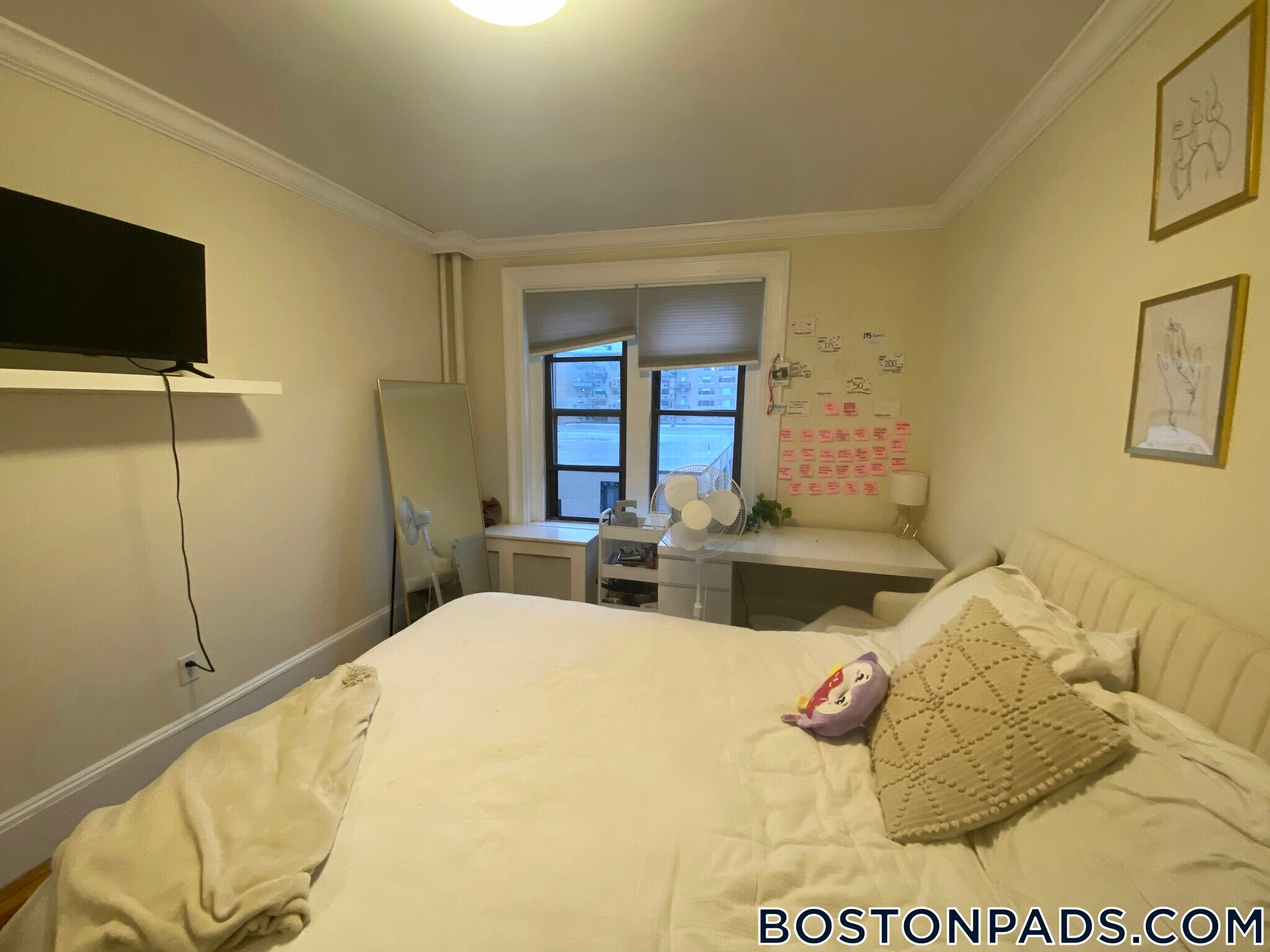 Building Photo - 448 Park Dr