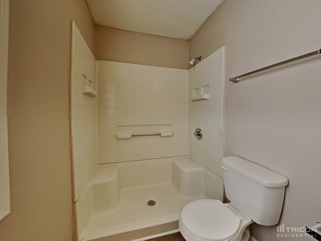 Building Photo - 2632 John Petree Rd