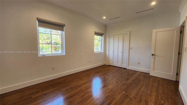Building Photo - 63 Bal Bay Dr