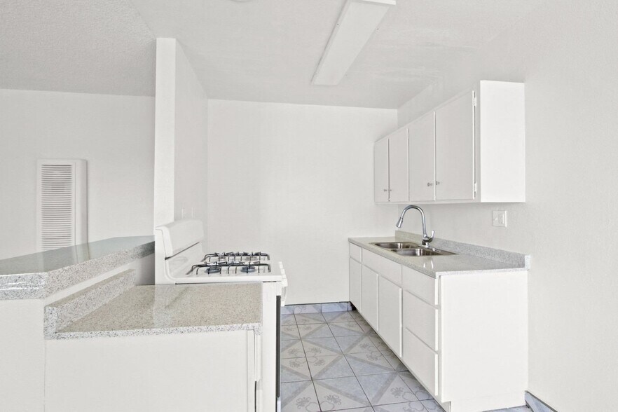 Building Photo - Westminster Apartments