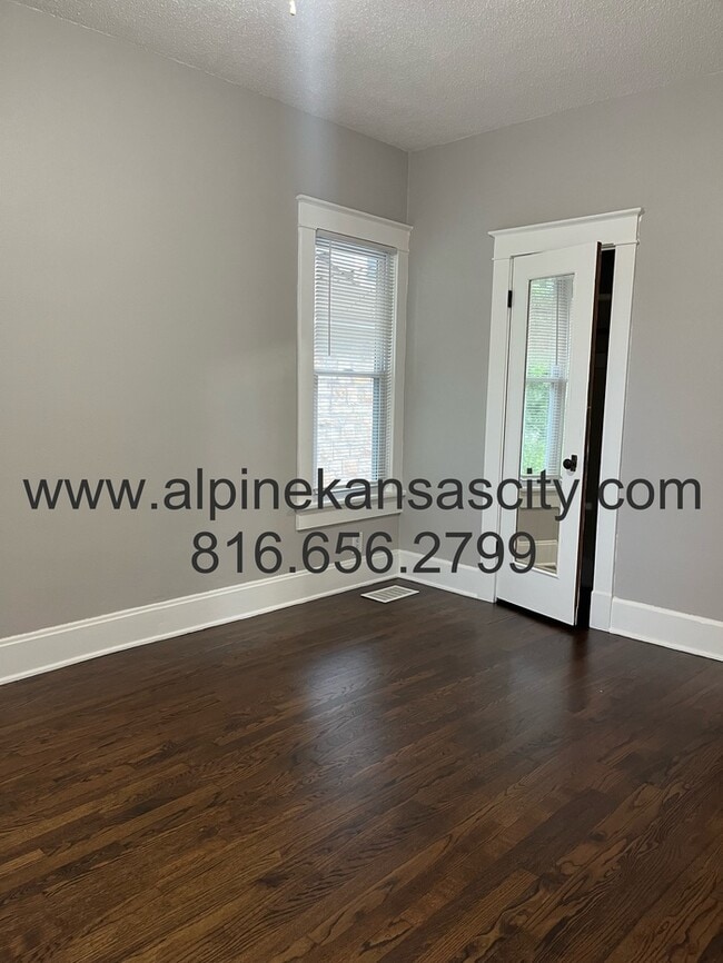 Building Photo - Updated Bungalow in Center District! Section 8 OK.