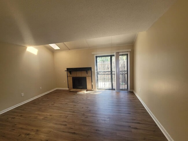 Building Photo - 154 N Auburndale St