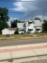 Building Photo - 304 E 4th St