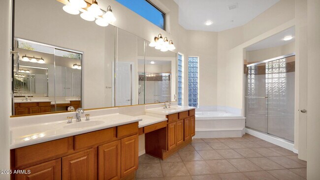 Building Photo - 11732 E Sand Hills Rd