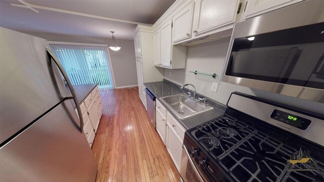 Building Photo - 240 Chippewa Court Unit B