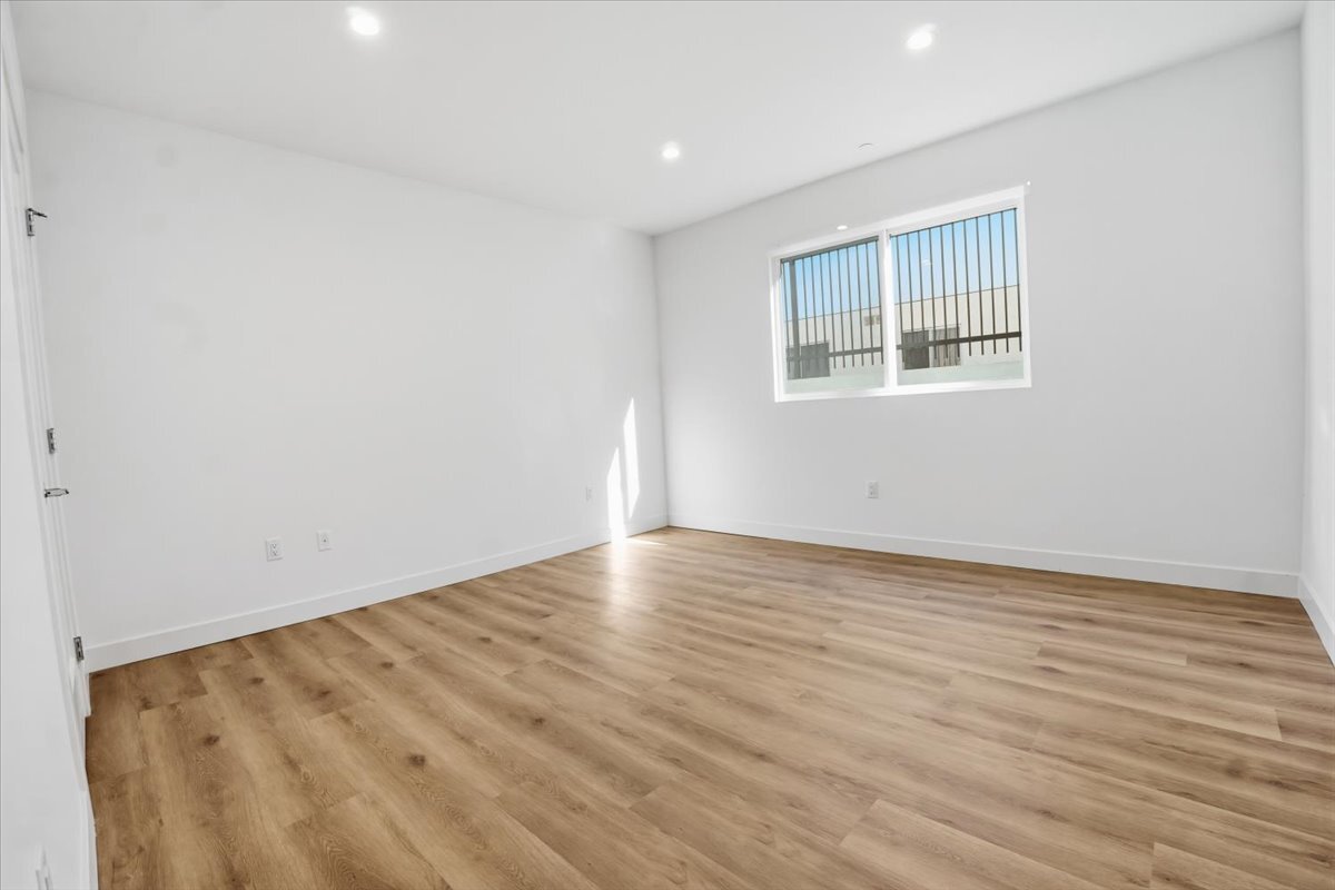 Building Photo - 1820 Prosser Ave