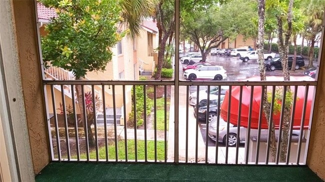 Building Photo - 922 Coral Club Dr