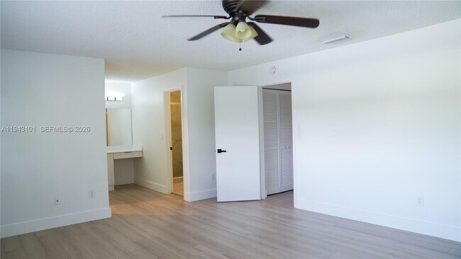 Building Photo - 9023 SW 113th Pl Cir W