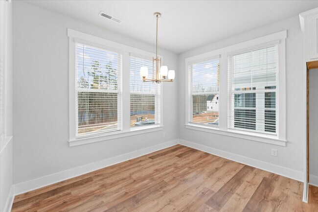 Building Photo - Brand New Lake Front Davidson Townhome
