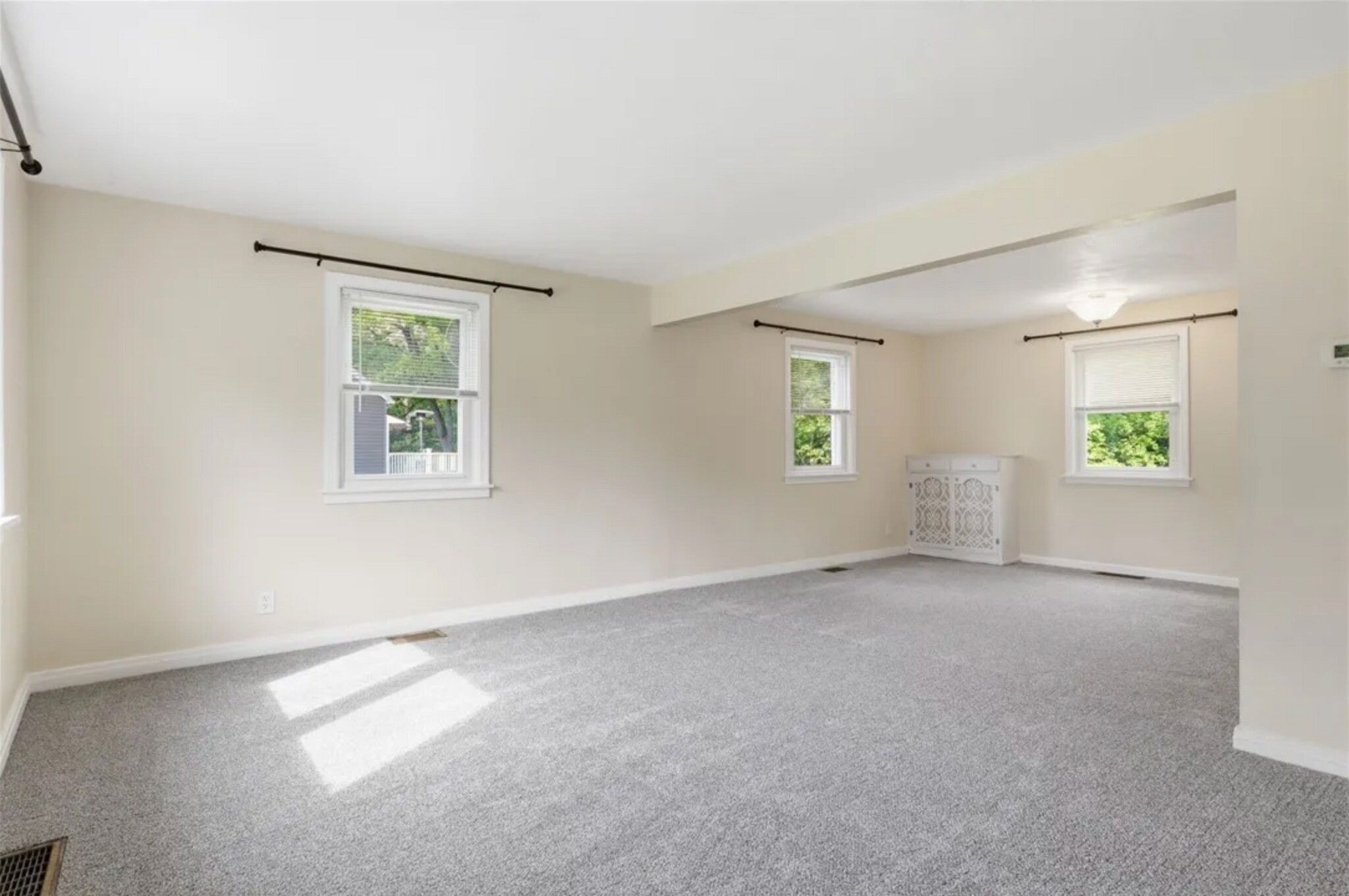 Building Photo - 27 Pleasant View Dr